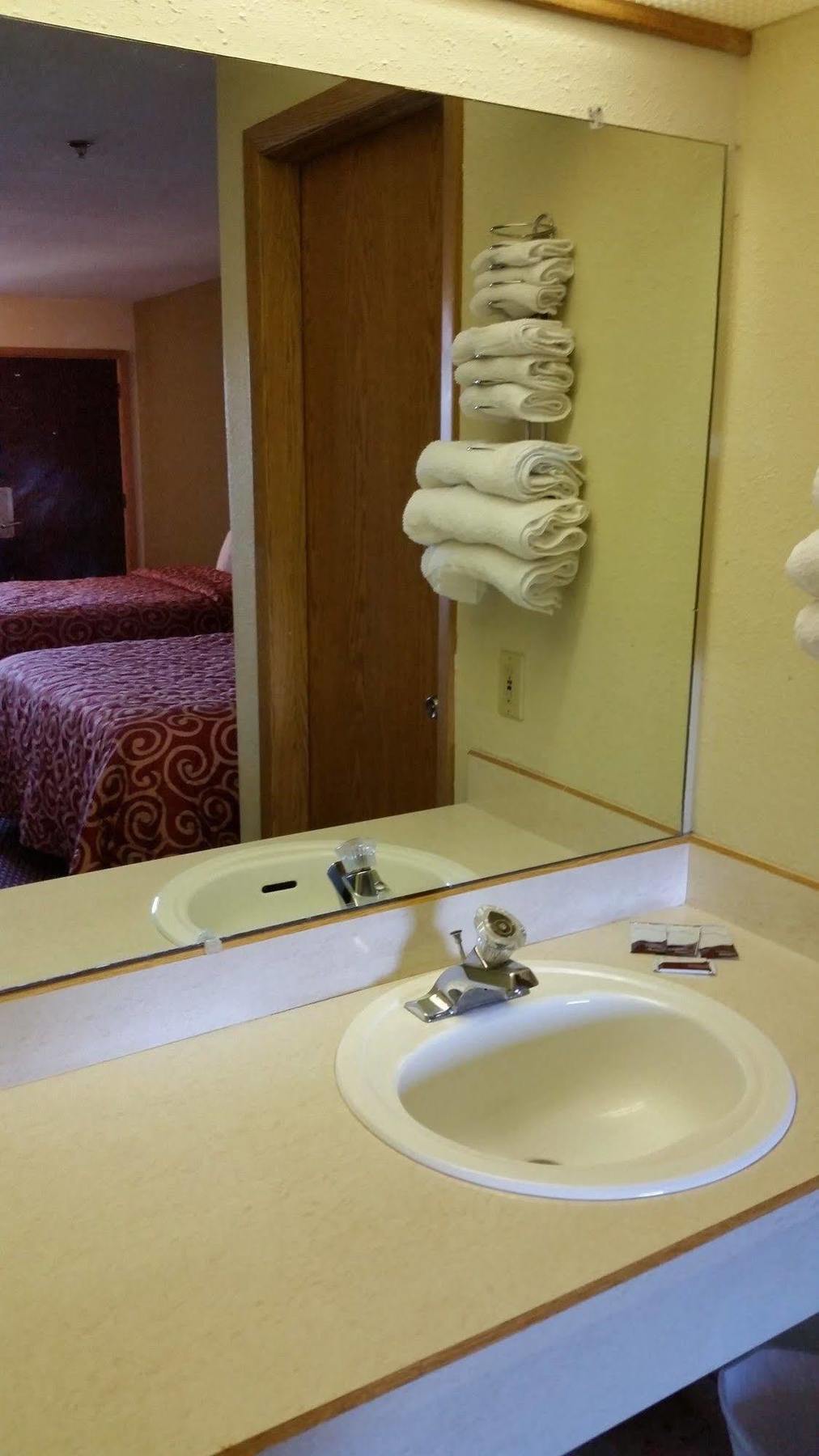 Centralia Inn Екстериор снимка